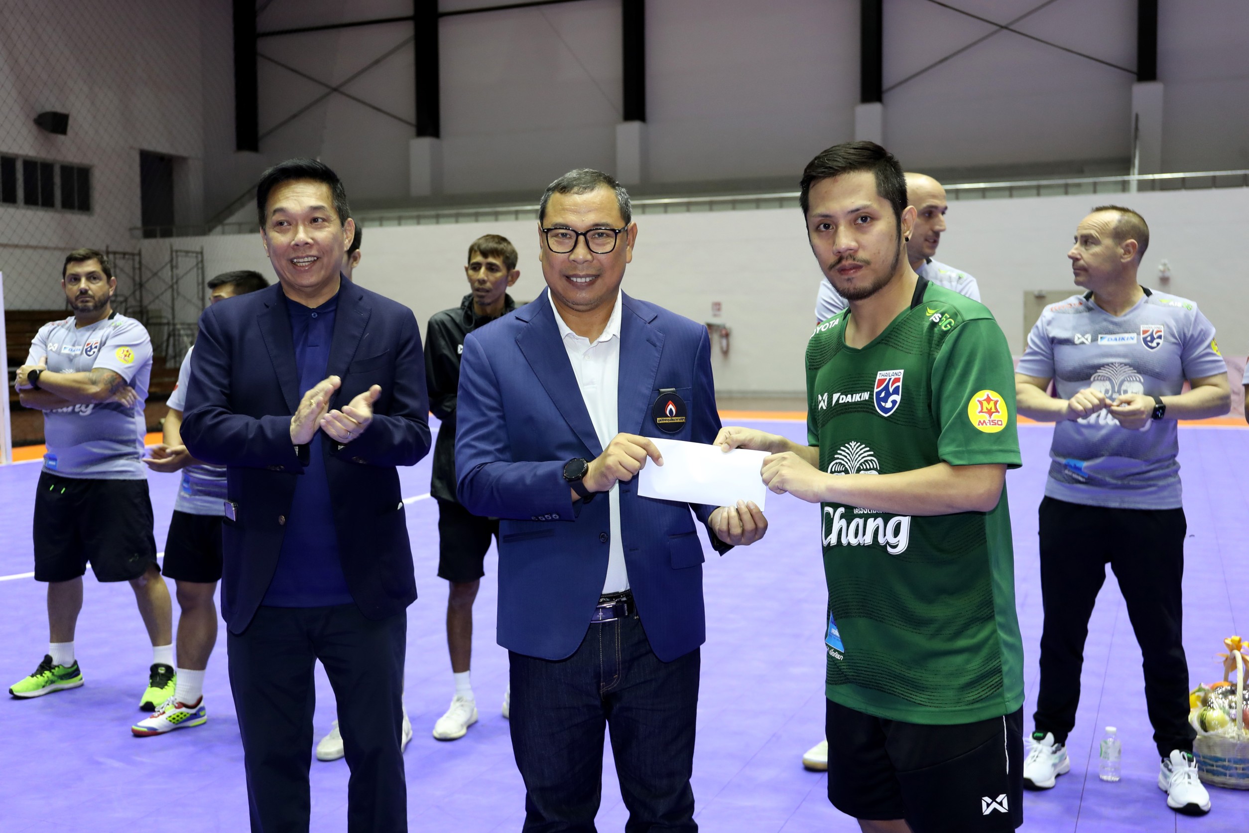 "ดร.ณัฏฐ์" ปธ.มูลนิธิกองทุนพัฒนาการกีฬา ชมซ้อมทีมฟุตซอลไทย พร้อมหนุนเต็มที่ 