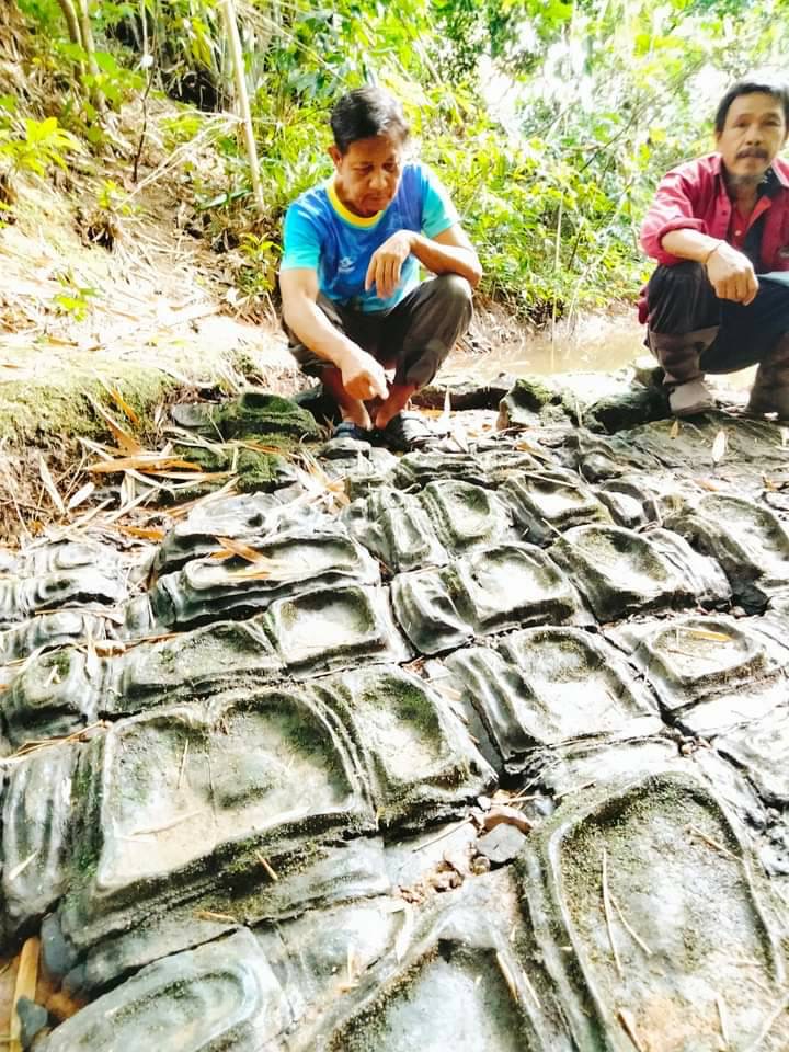 สำนักงานทรัพยากรธรณี เขต 4 สุราษฎร์ธานี  ลงพื้นที่ตรวจน้ำตกโตนเกือก จ.กระบี่ เกิดโครงสร้างทางธรณีวิทยา  คล้ายกับพระเครื่องดัง