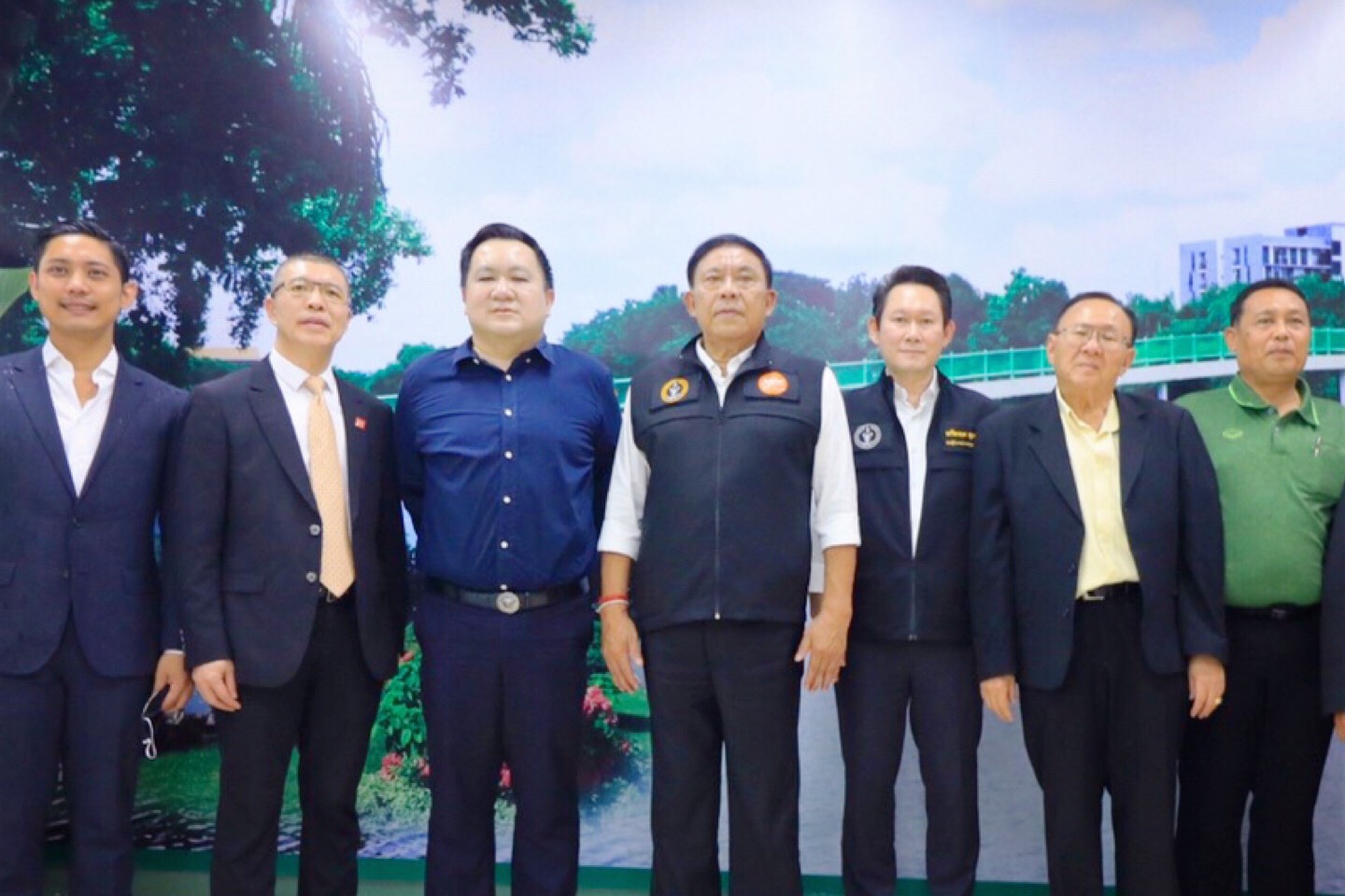 สโมสรกีฬาบึงกุ่มร่วมสมาคมเจ้อเจียงประเทศจีน มอบถุงปันสุขให้ประชาชนและลูกจ้างเขตบึงกุ่ม