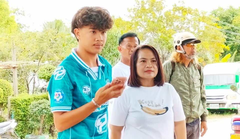 พ่อ-แม่ “เต วรากร” ไม่กดดันลูก ลั่นติดทีมชาติถือเป็นกำไร ขอแค่ตั้งใจเรียน–เตะบอล