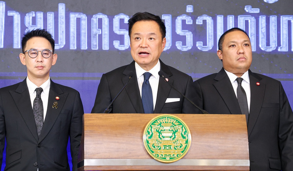 “อนุทิน” แจงโยกย้าย "เลขาฯ สมช." ย้ำเลือกคนเหมาะกับงาน ปัดข่าว "ฮ.ทหาร" ยิงประชาชน ยันไม่มีเหตุการณ์
