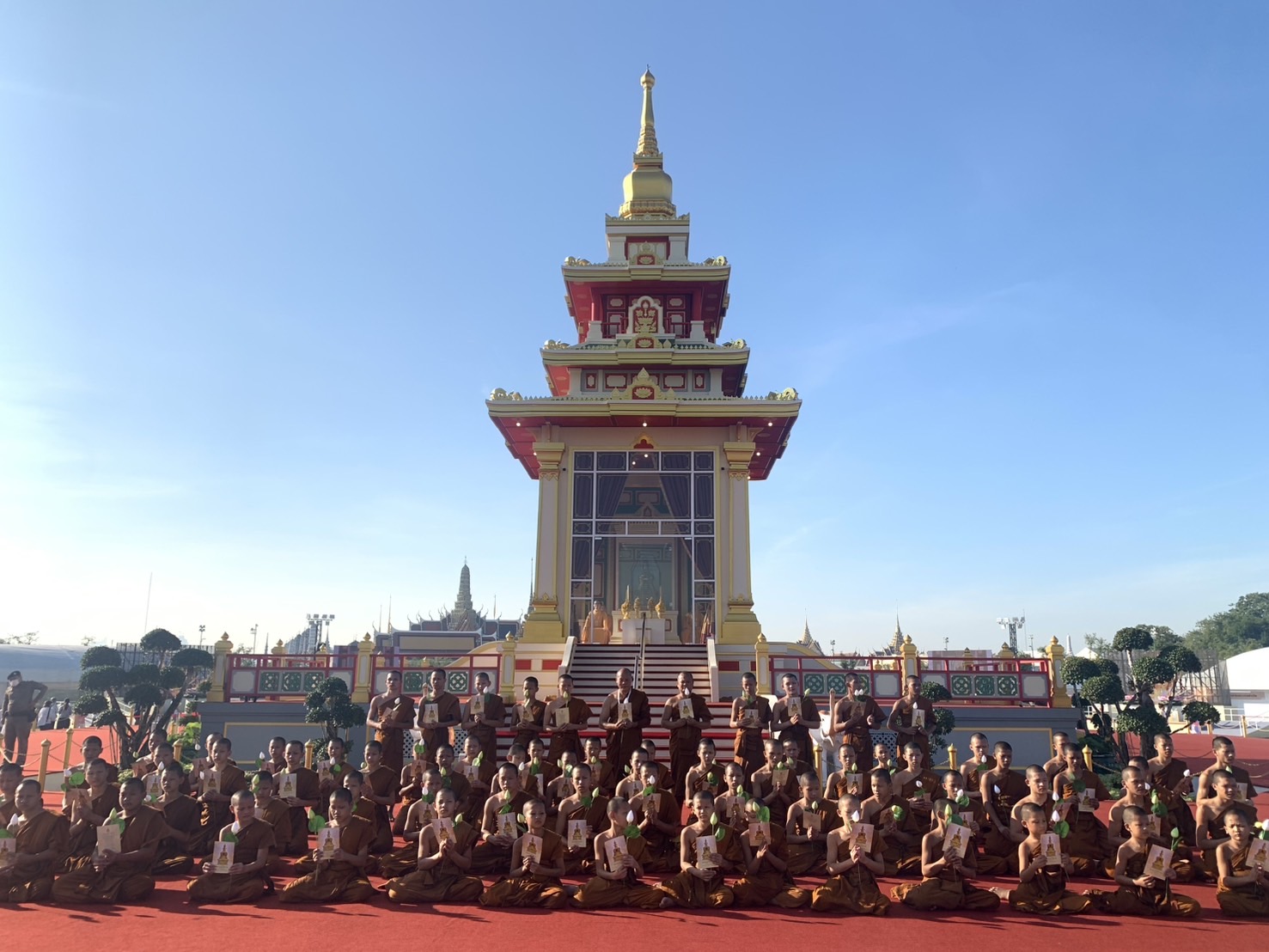 คณะสามเณรจากจังหวัดอุบลราชธานี จำนวน 70 รูป เดินทางมาสักการะพระบรมสารีริกธาตุ (พระเขี้ยวแก้ว)