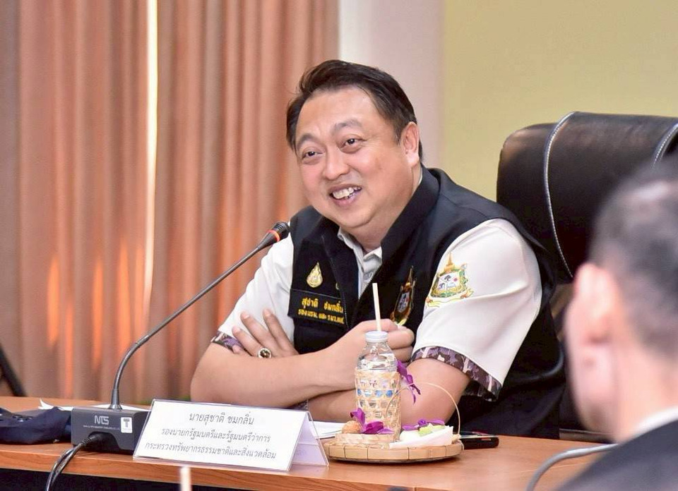 "รองนายกฯ สุชาติ" ชื่นชม! สถานีควบคุมไฟป่าทับลาน "เคาะประตูบ้าน" ประชาสัมพันธ์เชิงรุก รับมือไฟป่าก่อนฤดูแล้ง