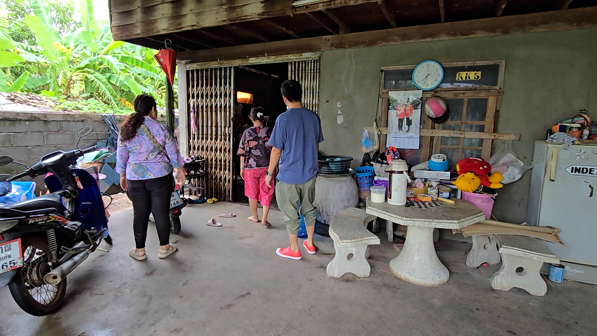 ตำรวจขอนแก่นวางกำลังเข้มคุ้มครองผู้เสียหายหลังถูกผู้ต้องหารยกพวกทวงหนี้กลางดึกเร่งขอศาลอนุมัติหมายจับ 