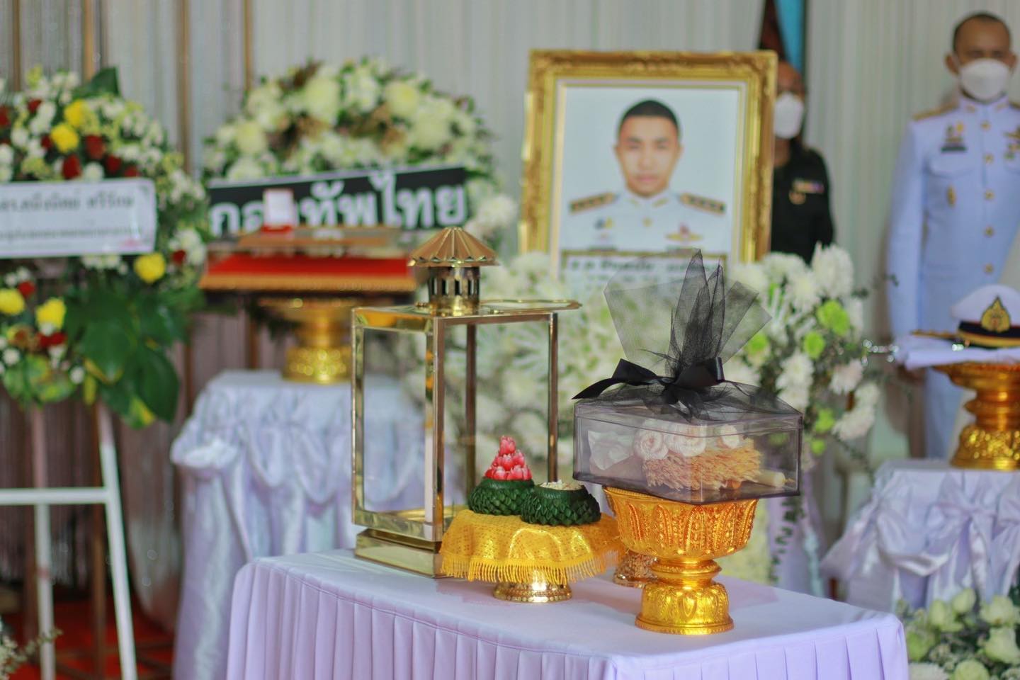 "กองทัพบก" จัดพิธีพระราชทานเพลิงศพ "ร.อ.ชินดนัย แร่ทอง" อย่างสมเกียรติ ปูนบำเหน็จ 7 ขั้น เลื่อนยศ "พลโท"