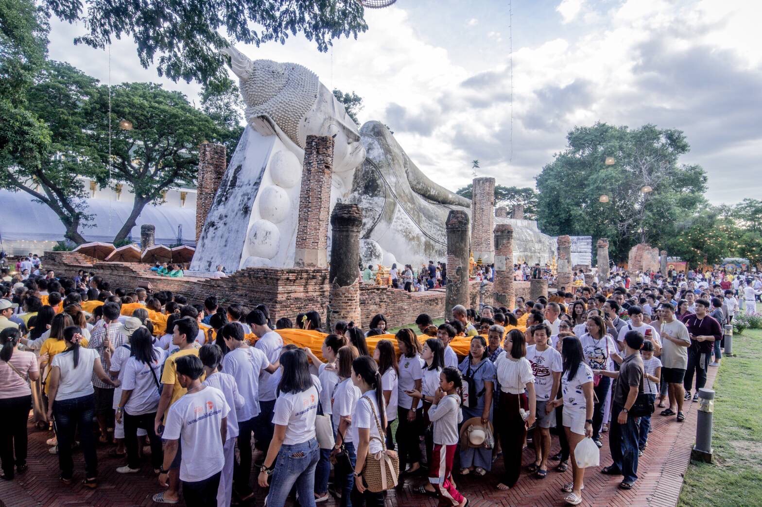 วัฒนธรรมอ่างทอง เชิญเที่ยวงานห่มผ้าพระนอน ขอพรพระใหญ่และของดีจังหวัดอ่างทอง 
