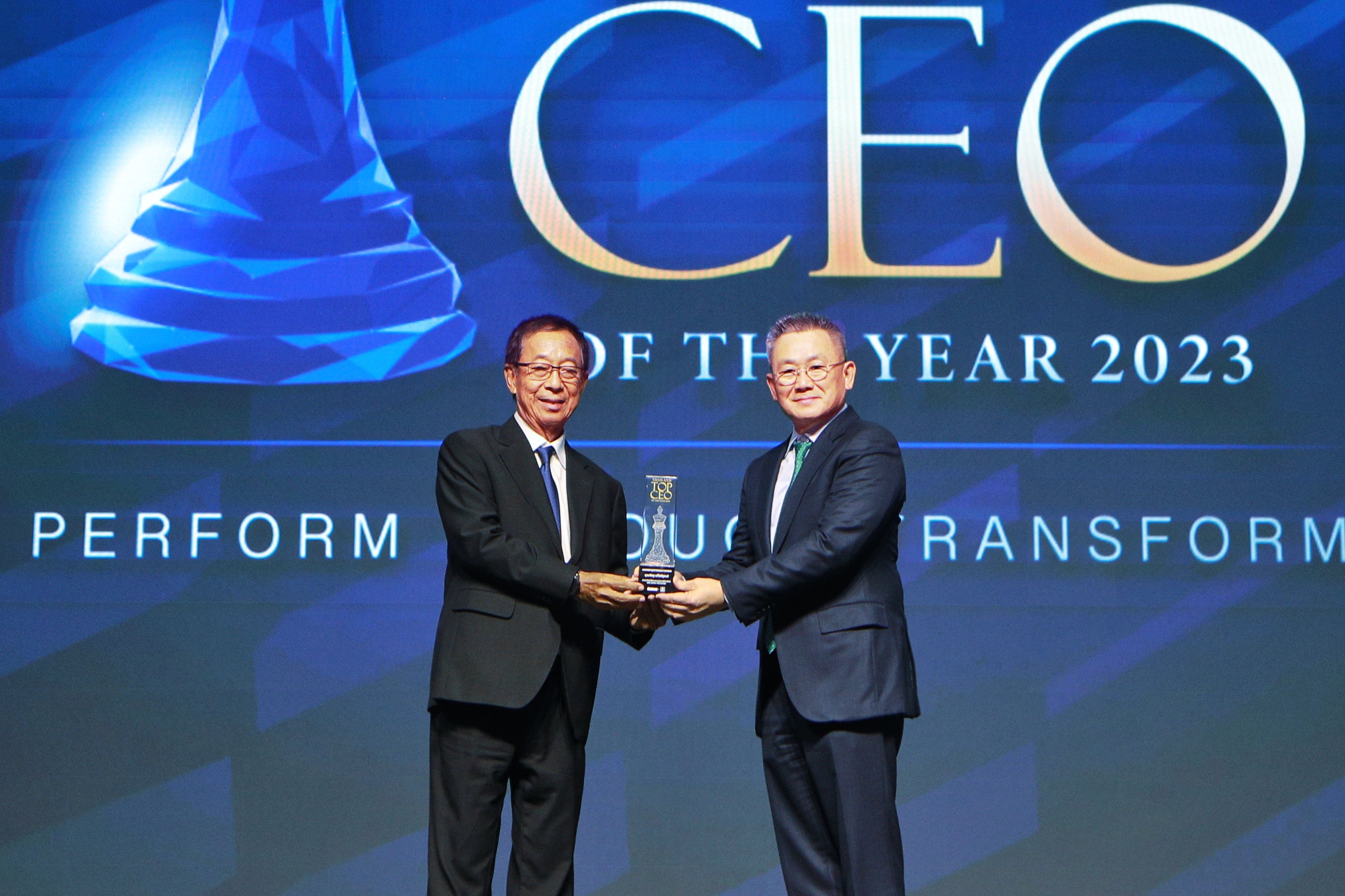 CEO เบทาโกร รับรางวัล “THAILAND TOP CEO OF THE YEAR” ต่อเนื่องเป็นปีที่ 2 