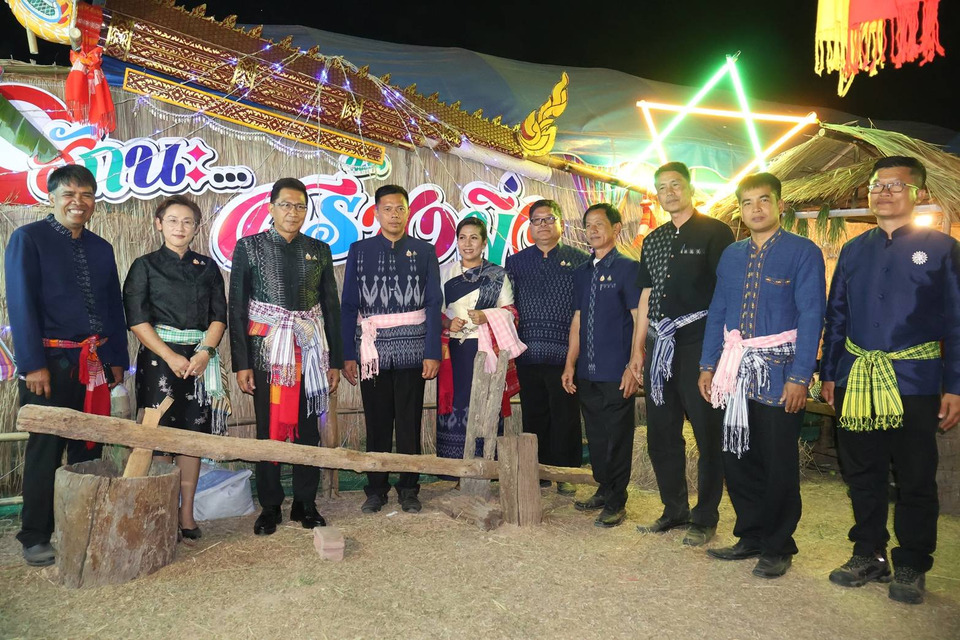 เลิงนกทาจัดใหญ่! บุญคูณลานสืบสานวิถีชนเผ่า รำบวงสรวงพญานกกระทา กว่า 1,000 คน