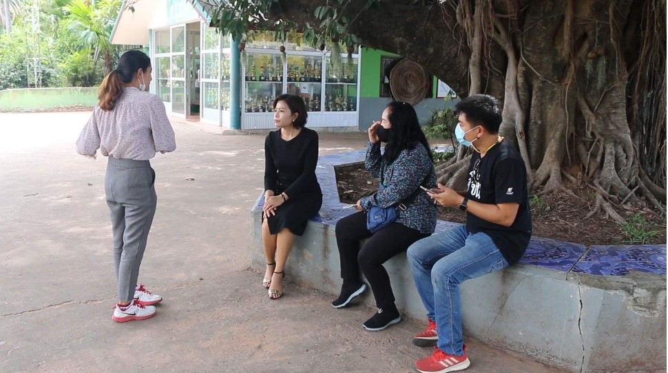 ศธ.ส่งทีม ลุยสอบข้อเท็จจริง ผอ.ฉาว พร้อมลงพื้นที่เกิดเหตุ สอบปากคำครู-นร.​ ขณะครูโล่งใจหลังมีคำสั่งให้ย้ายผอ.ไปช่วยราชการ   เด็กกล้าเดินทางมาเรียน