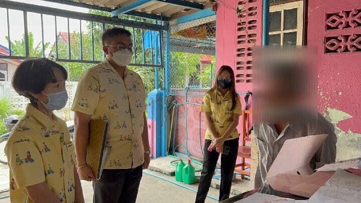 ศูนย์ดำรงธรรมอ่างทองลงพื้นที่ให้ความช่วยเหลือ  ผู้ที่ถวายฎีกาขอความช่วยเหลือด้านการรักษา