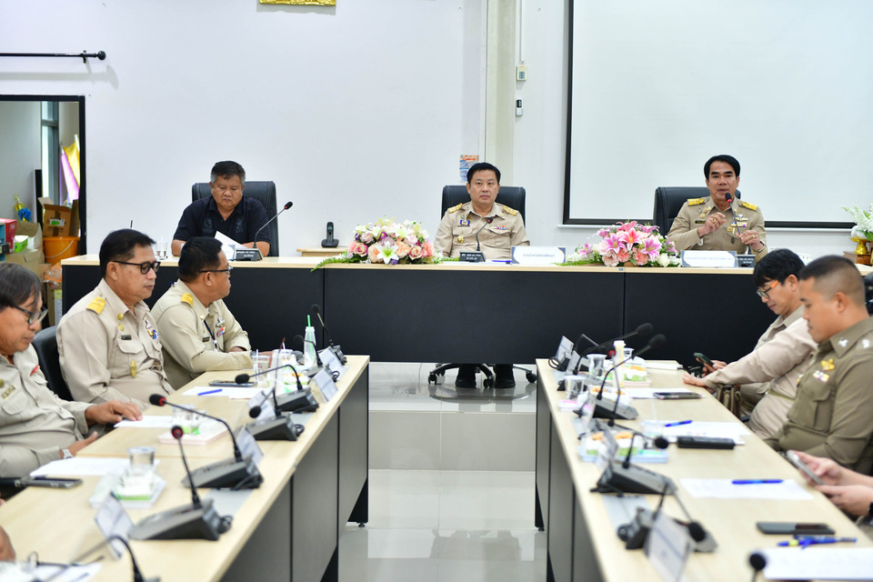 นอภ.นิคมพัฒนา ถกทุกหน่วยรับมือไฟไหม้โรงงาน สื่อหนุนเปิดข้อมูลลดความตระหนก