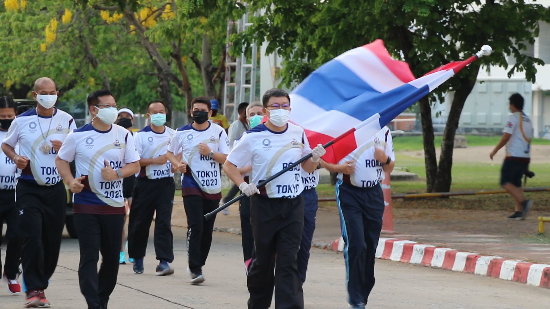 ชาวขอนแก่นส่งกำลังใจให้ทัพนักกีฬาไทยสู้ศึกโอลิมปิก  ร่วมกิจกรรม 'วิ่งธงชาติไทย รวมใจสู่ชัยชนะ'