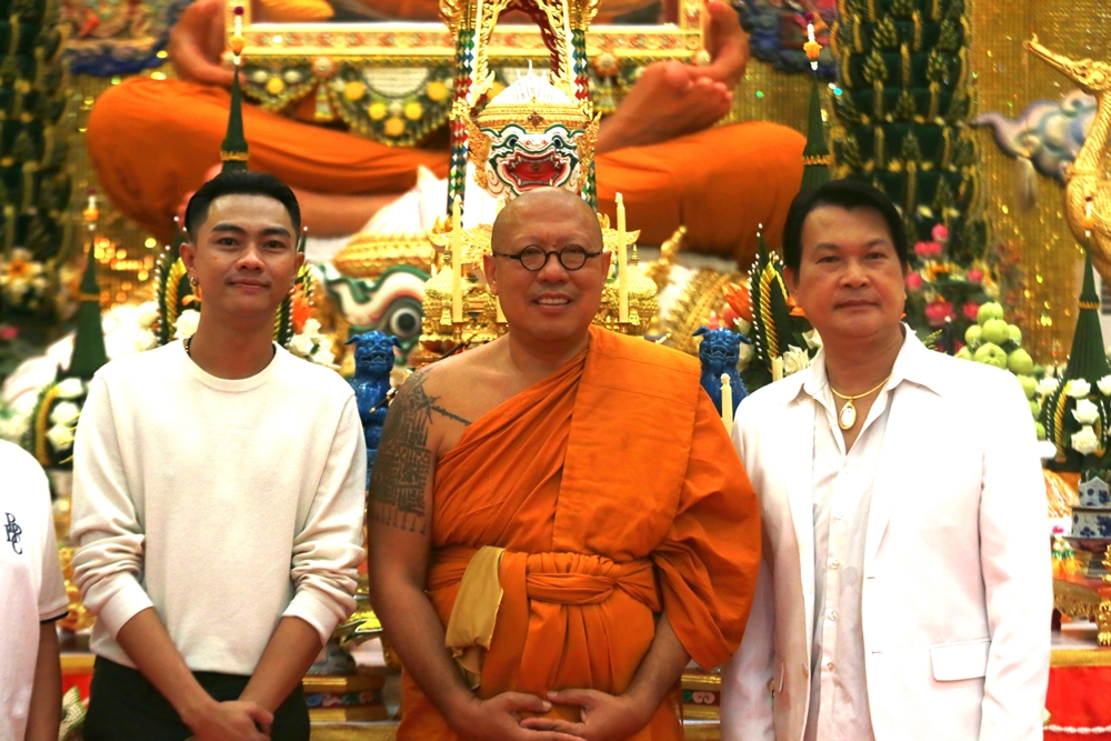 คนดังวงการบันเทิง ร่วมพิธีวิสาขบูชารำลึก 112 ปี ชาตกาล หลวงพี่น้ำฝน รวมศิษย์รำลึกหลวงพ่อพูล ละสังขารครบ 19 ปี 