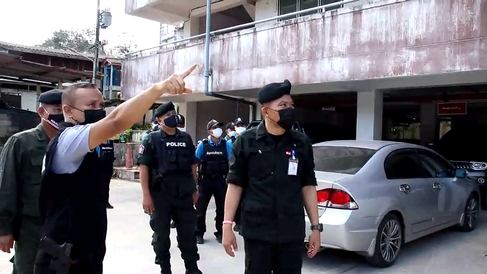  คนร้ายใช้อาวุธปืนสงครามยิงใส่แฟลตตำรวจ สภ.จ๊ะกว๊ะ อ.รามัน ยะลา   