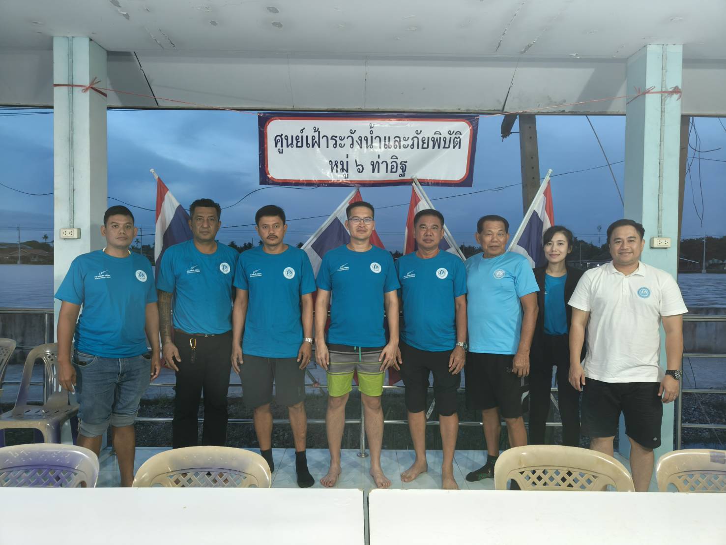 “เฉลิมชัย”มอบ'มงคลกิตติ์' นำทีม 8 อดีตผู้สมัคร สส.นนท์ ปชป.ลงพื้นที่ตรวจสอบน้ำท่วม ต.ท่าอิฐ อ.ปากเกร็ด