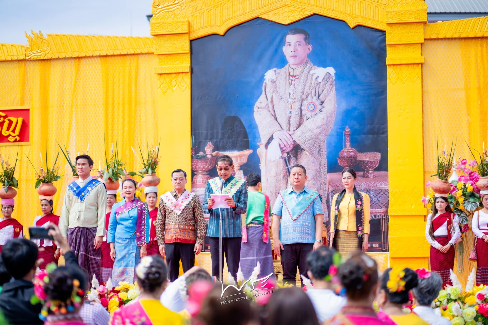 สุดอลังการ!! วัดโบสถ์เมืองปทุม ร่วมบันทึกประวัติศาสตร์ ไทย-รามัญ ภักดี 1,510 ชีวีปทุมธานี ถวายพระพรชัย
