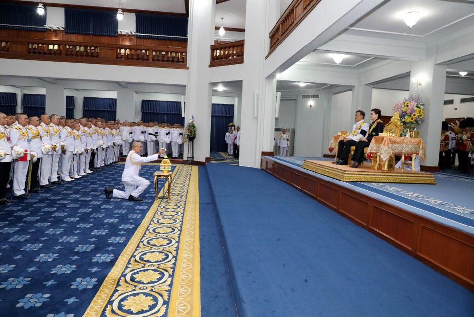 "ในหลวง - พระราชินี" พระราชทานพระบรมราชวโรกาสให้คณะบุคคลต่างๆ เฝ้าฯ