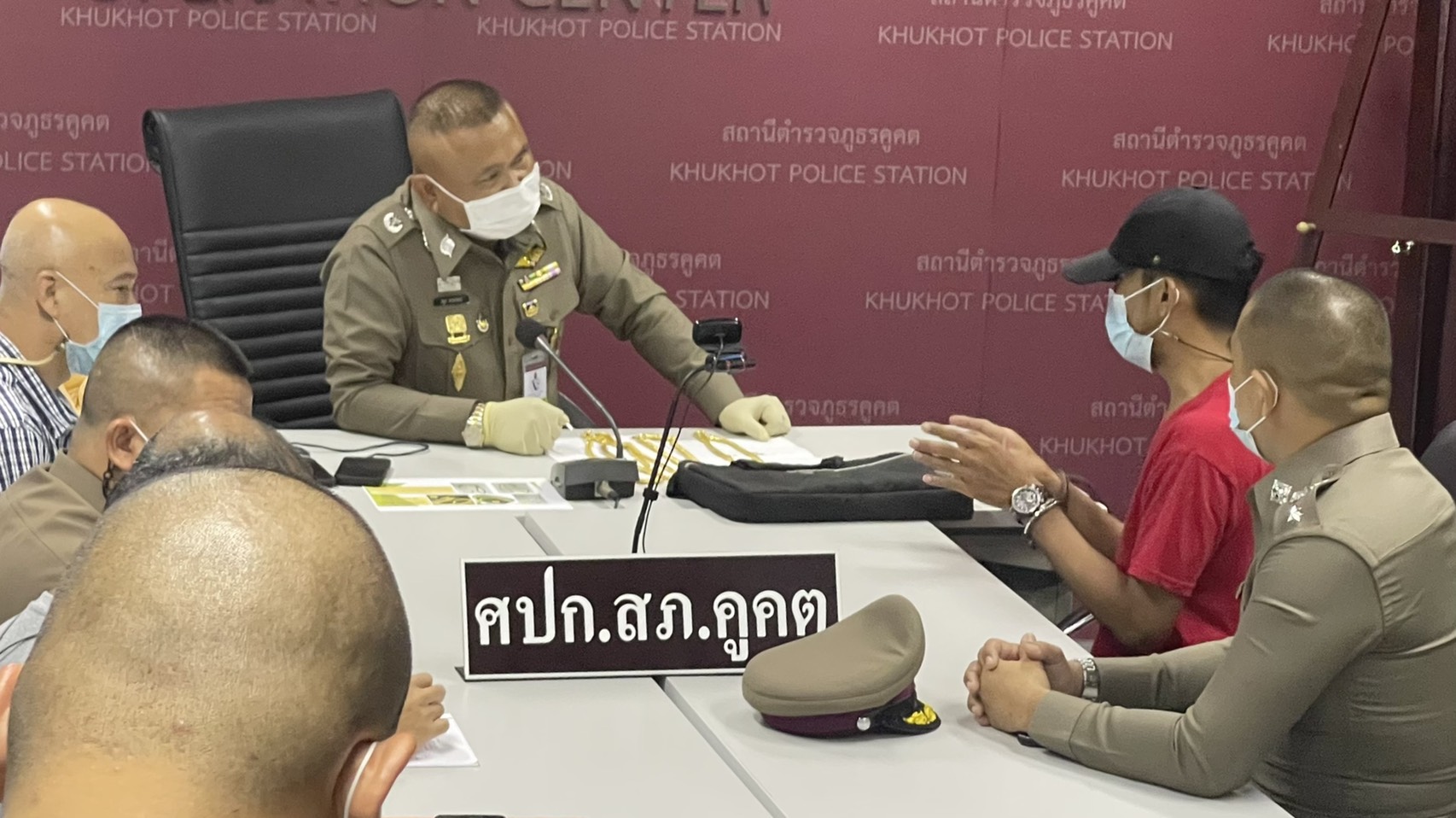 รวบแล้วโจรบุกเดี่ยวชิงทองย่านลำลูกกา สารภาพติดหนีพนันบอล 