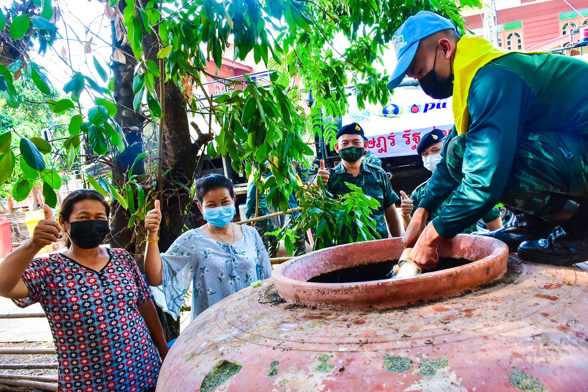 น้ำโขงวิกฤติ!!ทหารตั้งศูนย์รับมือแล้งระดมแจกจ่ายน้ำ หลังบาดาลเริ่มแห้ง
