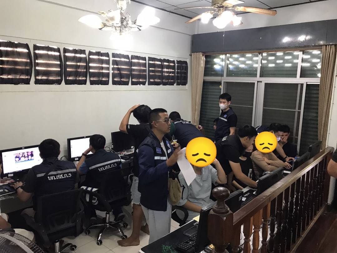 ผบช.ภ.5 สั่งจับชาวจีนพร้อมแก๊งหลอกทำบุญออนไลน์ กลางเมืองเชียงราย