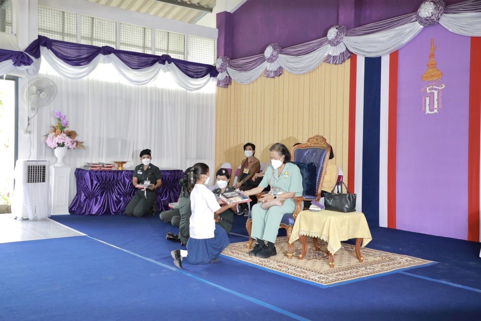 “กรมสมเด็จพระเทพฯ” เสด็จพระราชดำเนินไปทรงปฏิบัติพระราชกรณียกิจในพื้นที่ จ.สุรินทร์-จ.ศรีสะเกษ