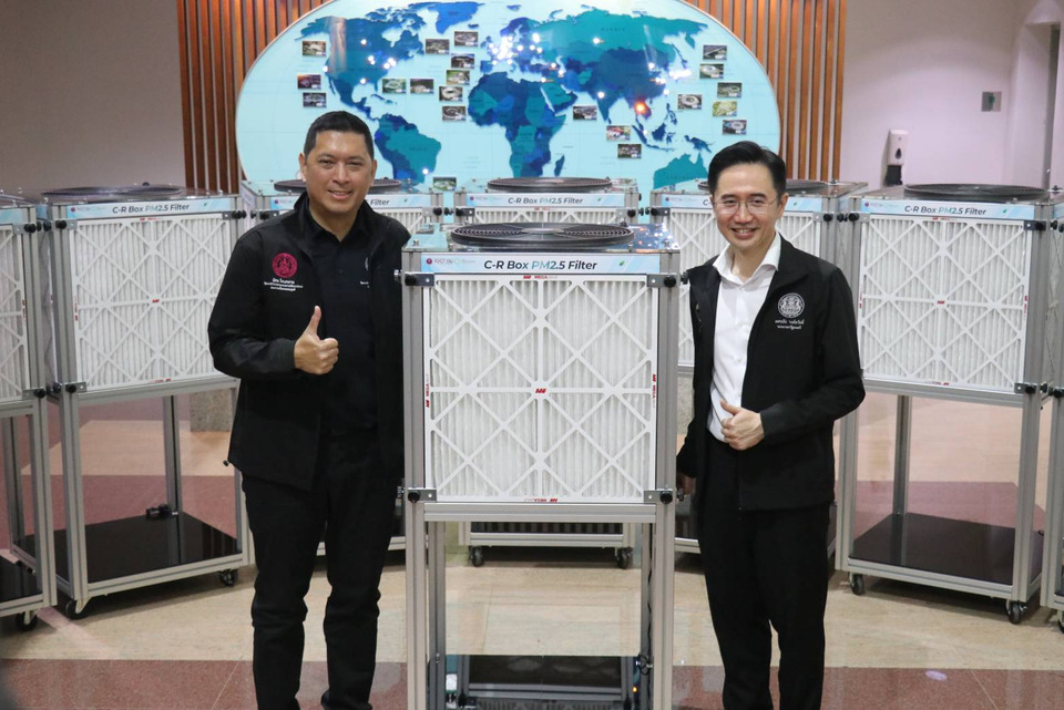 “ยศชนัน” มอบเครื่องกรองฝุ่น PM2.5 ผลงานซินโครตรอนให้ พม.ต่อยอดนวัตกรรมยกระดับคุณภาพชีวิตประชาชน 