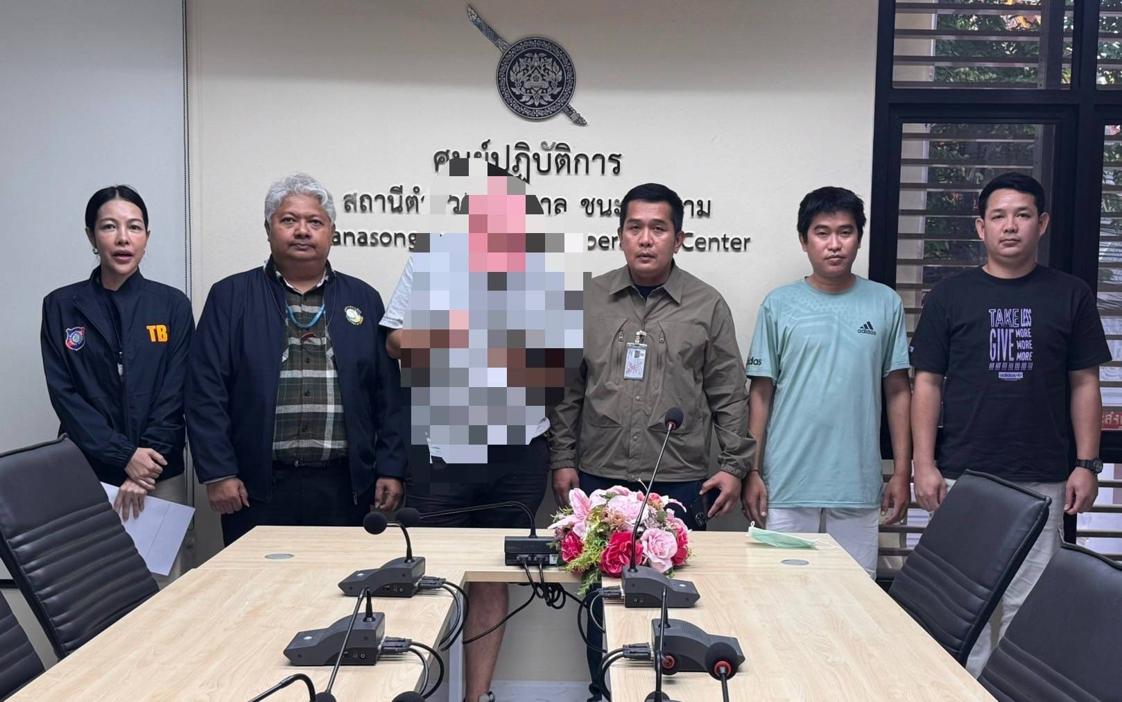  รวบฝรั่งหัวใส สวมรอยเป็นไกด์เถื่อนพา นทท.ขี่สกูตเตอร์รอบเกาะรัตนโกสินทร์