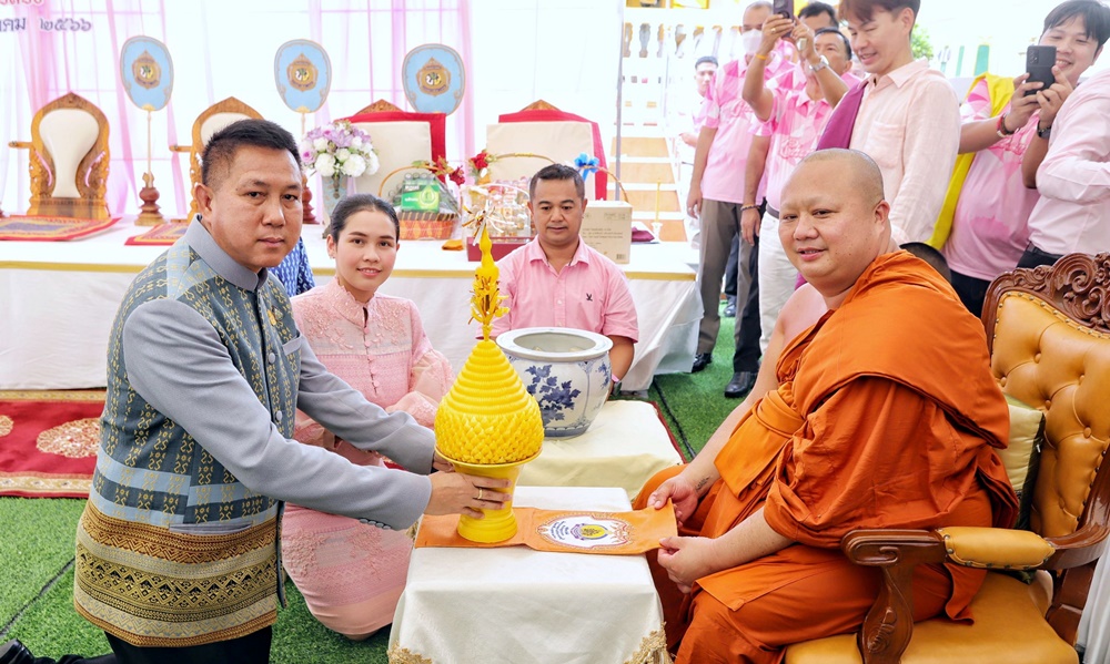ลูกศิษย์ล้นหลาม!! กราบมุทิตาฯอายุวัฒนมงคล 42 ปี พระครูปลัด อังกูร โชตโก เจ้าอาวาสวัดเขาบางพระ