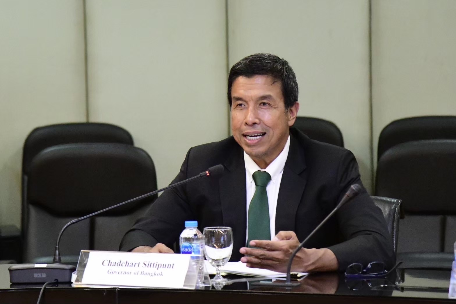 "ชัชชาติ" ประชุมร่วม 30 หน่วยงาน แก้ปัญหาฝุ่น เตรียมขยายมาตรการหลายมิติ