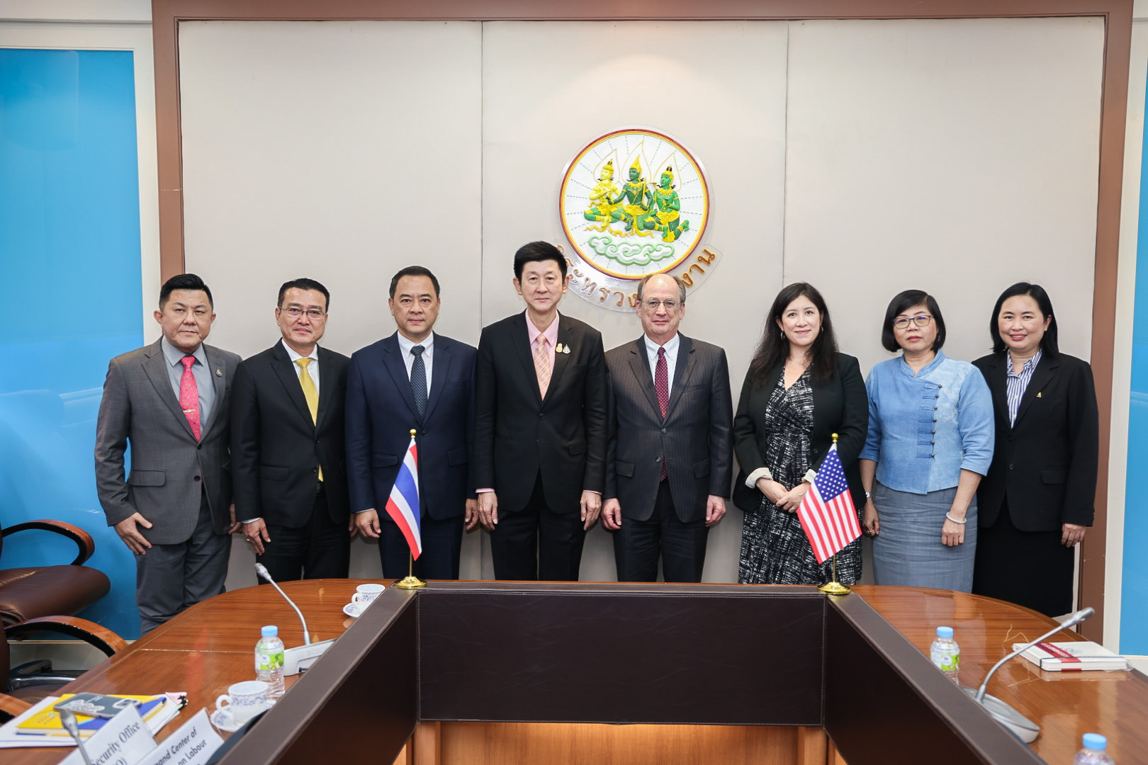 ปลัดแรงงานถกที่ปรึกษาสถานทูตสหรัฐ มุ่งขจัดการค้ามนุษย์ด้านแรงงาน ยกระดับไทยสู่เทียร์ 1
