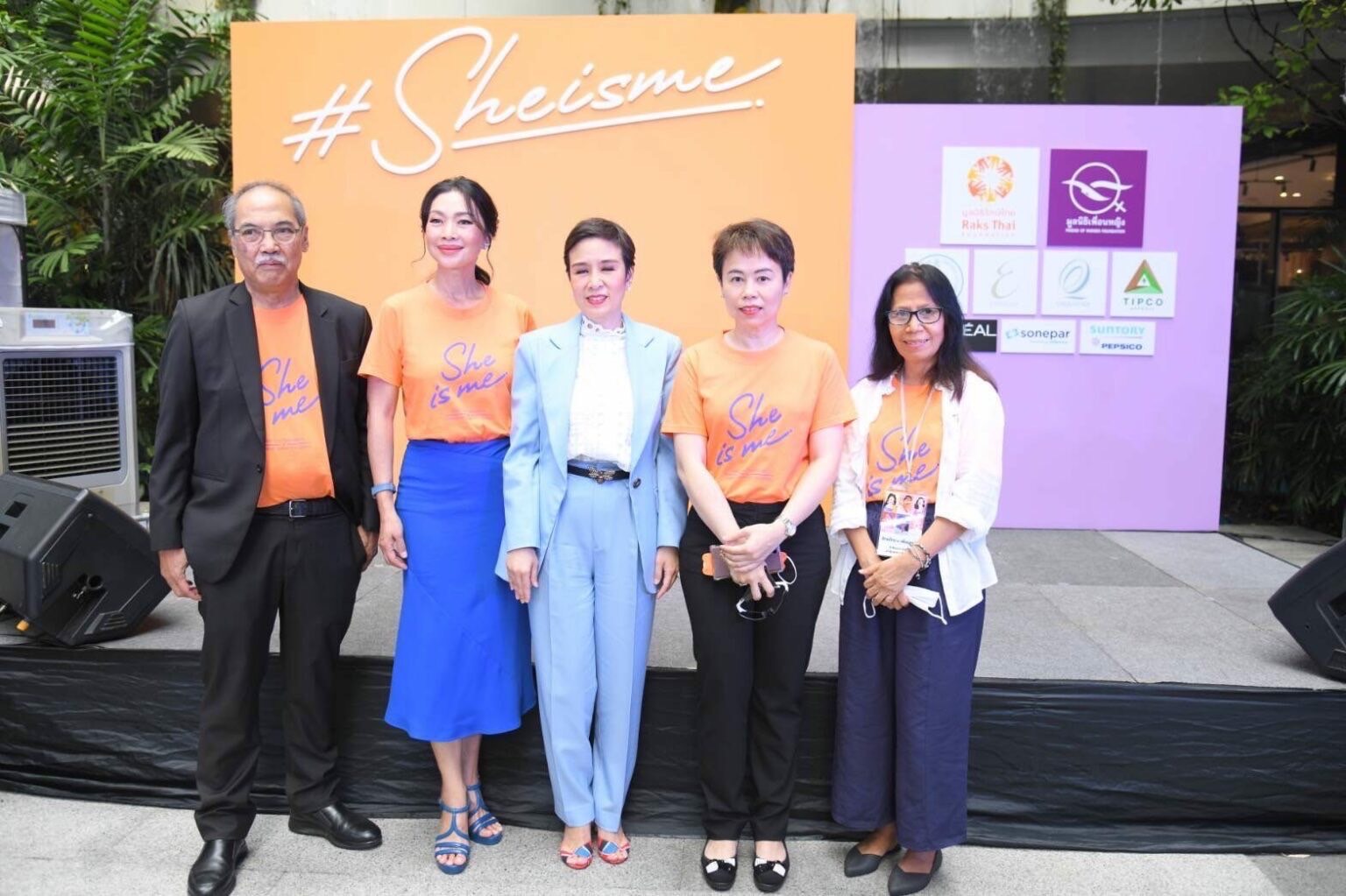 มูลนิธิรักษ์ไทย-เพื่อนหญิงร่วมกันจัดกิจกรรมแสดงพลังรับ “วันสตรีสากล”
