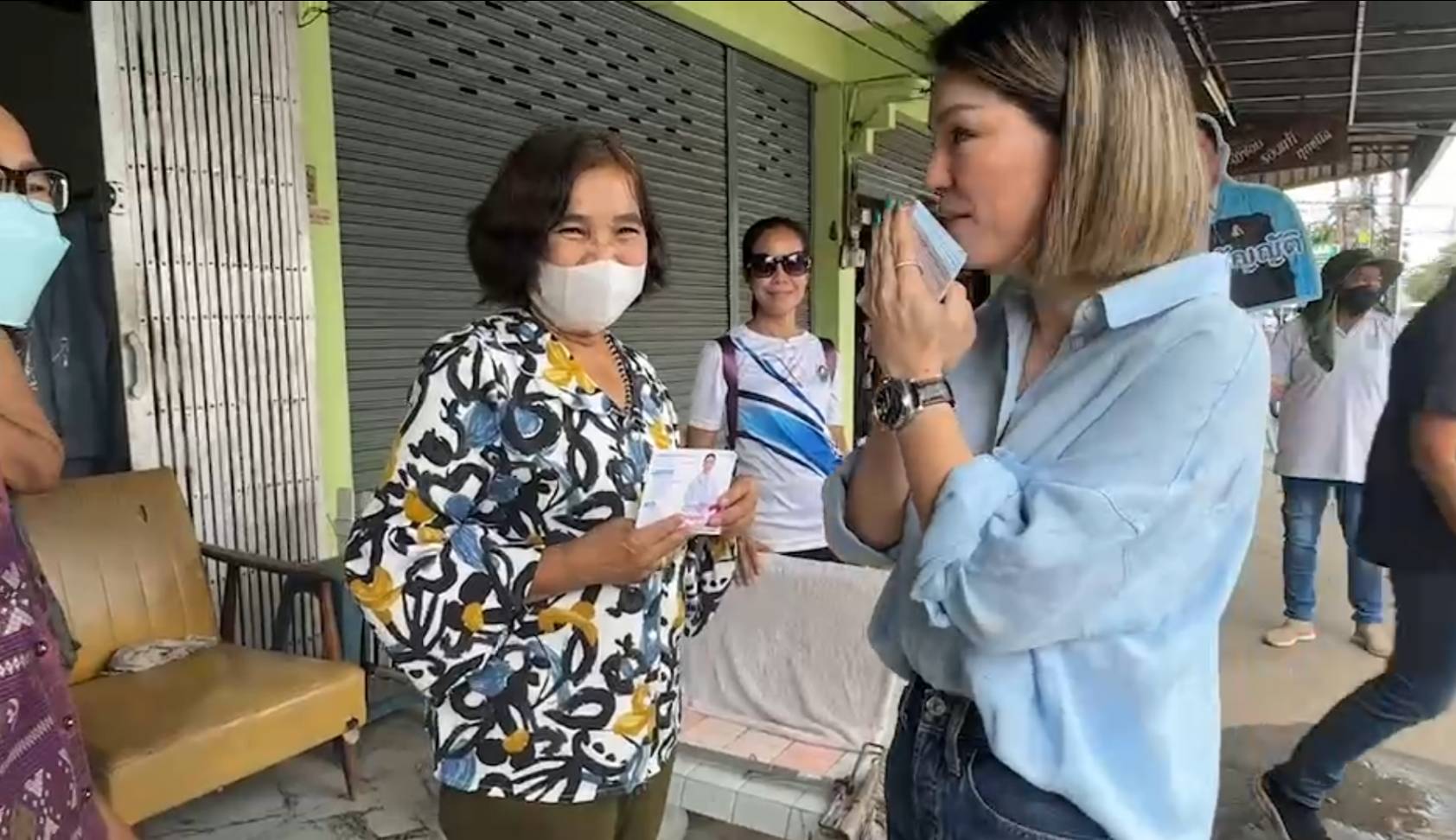 คุณหญิงกัลยา-มาดามเดียร์ช่วยหมอบัญญัติ หาเสียงเลือกตั้งซ่อม ส.ส.ระยอง เขต 3 อ้อนขอคะแนนเสียงคนบ้านเรา เข้าใจปัญหาพื้นที่ลึกซึ้ง