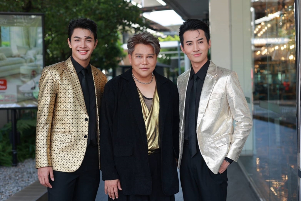 ดร.ชายแฮ็คส์ สุดปลื้ม!! เปิดตัวทีเซอร์ซีรี่ส์ “ลอยแก้ว” สุดปัง!! คู่จิ้น “เล้ง-แสตมป์” แจ้งเกิดเต็มตัว!!!
