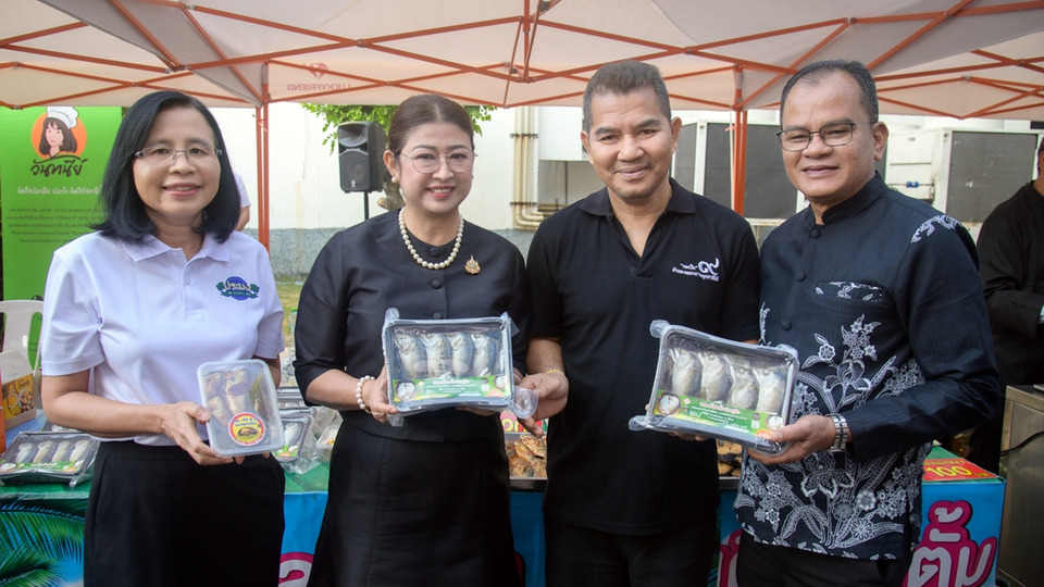 กรมประมง เปิด “ตลาดประมงกลางกรุง ณ ทุ่งบางเขน” ดันสินค้าประมงคุณภาพจากเกษตรกรสู่ผู้บริโภค