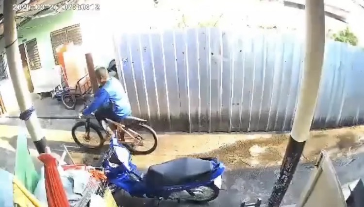 ชาวบ้านผวาหนุ่มโรคจิตตระเวนขโมยชุดชั้นในที่ตากไว้หน้าบ้าน 