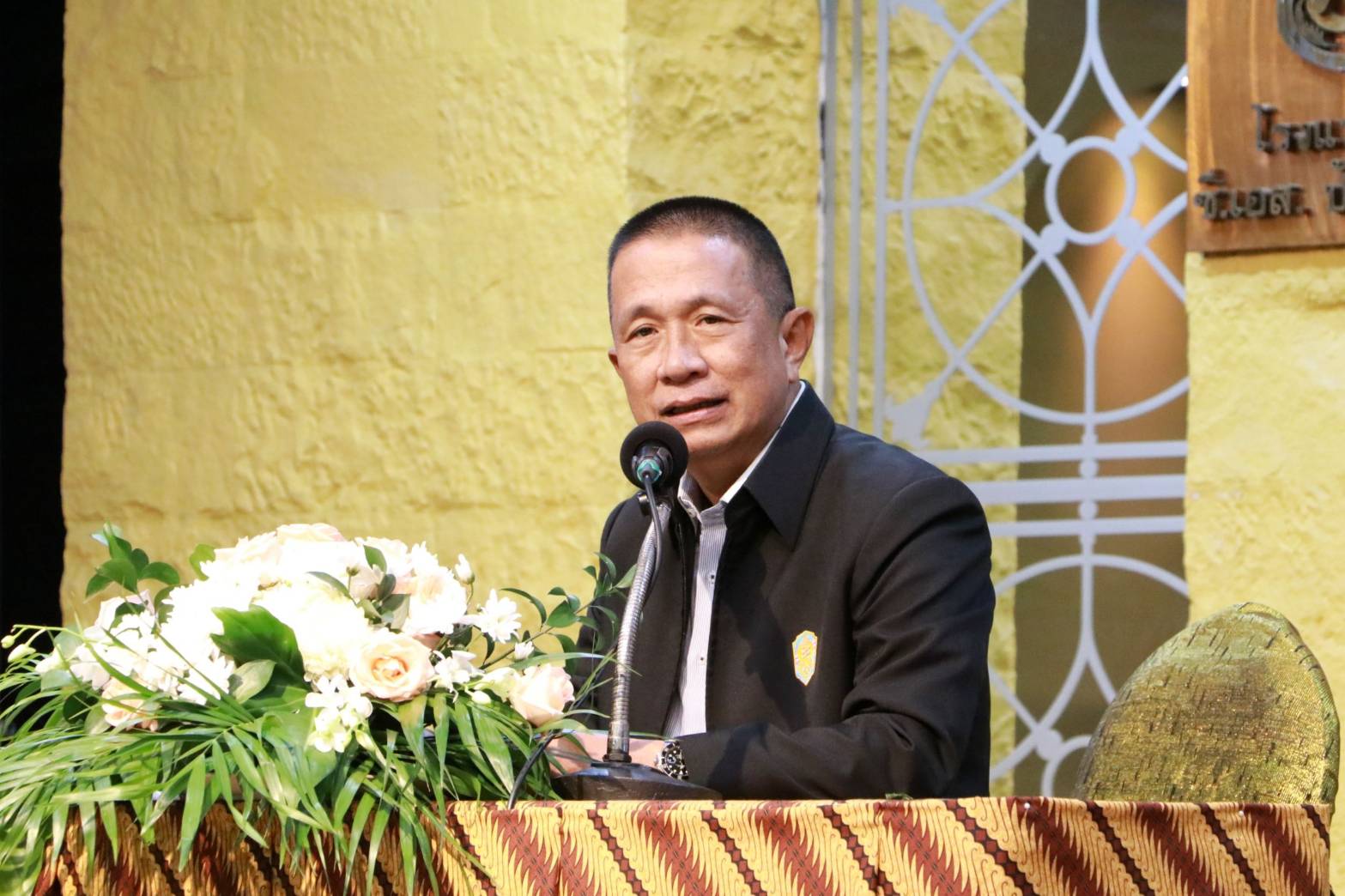 “รองแม่ทัพภาค4” เตือนกลุ่มการเมืองในจชต.“อย่าทำหินแตก อย่าดึงฟ้าต่ำ อย่าแยกแผ่นดิน”