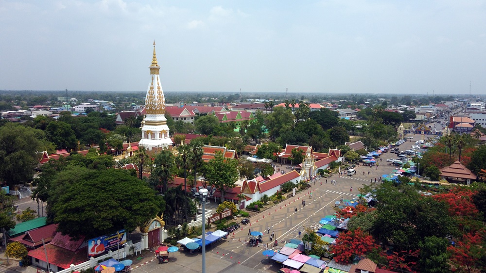 จบด้วยดี!! แม่ค้าจอมป่วนยอมถอย ยกเลิกคำสั่งปิดวัดพระธาตุพนม