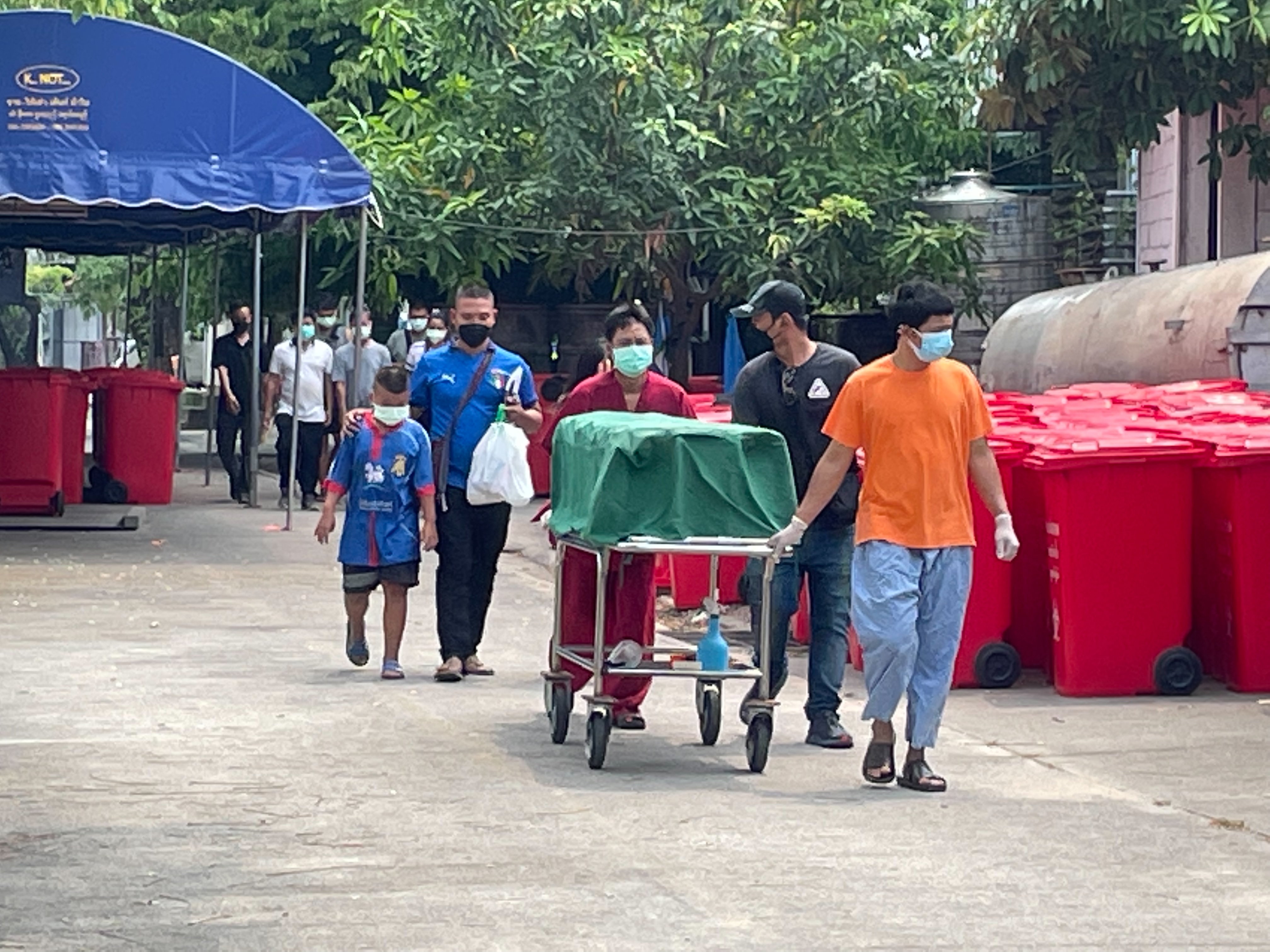 อาลัย "ครูต่าย" สิ้นลมแล้ว หลังความดันลดวูบ สดุดีครูผู้เสียสละ 