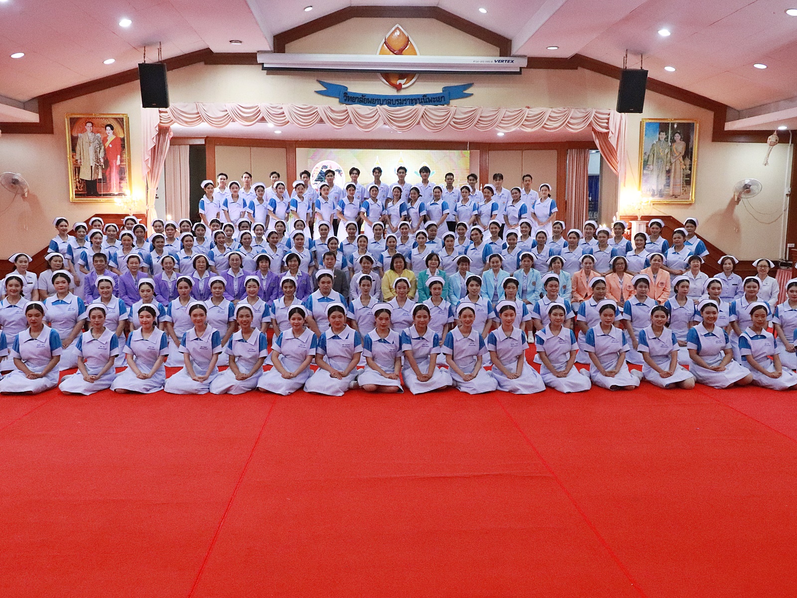 วพบ.พะเยา ไหว้ครูและมอบหมวก เข็มชั้นปี เข้าสู่วิชาชีพพยาบาล