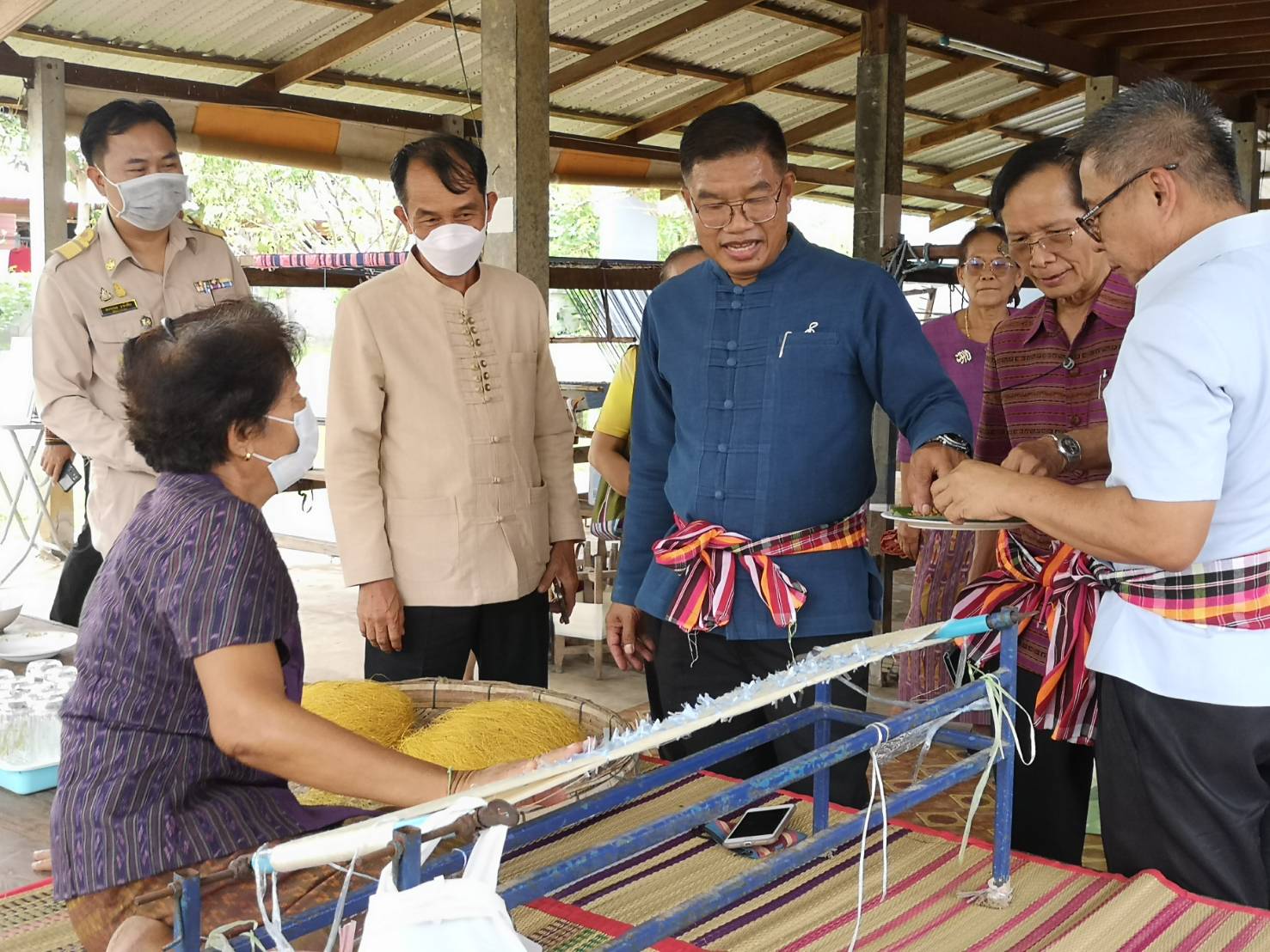 รองผู้ว่าฯร้อยเอ็ด ลงพื้นที่ตรวจประเมินผลงานและคัดเลือกหมู่บ้านแผ่นดินธรรม แผ่นดินทอง (หมู่บ้านอยู่เย็น)