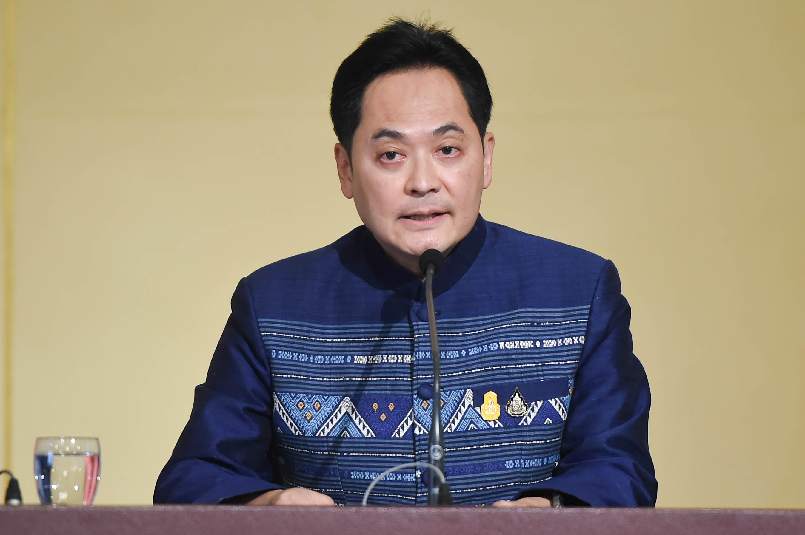 นายกฯ เสียใจสั่งช่วยเหลือปชช.ประสบอุบัติเหตุรถไฟชนรถบัส 