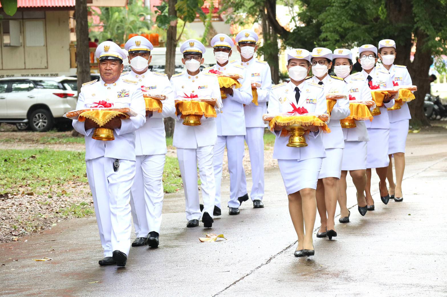 อำเภอดอนสัก ประกอบพิธีถวายเทียนพรรษาพระราชทาน 