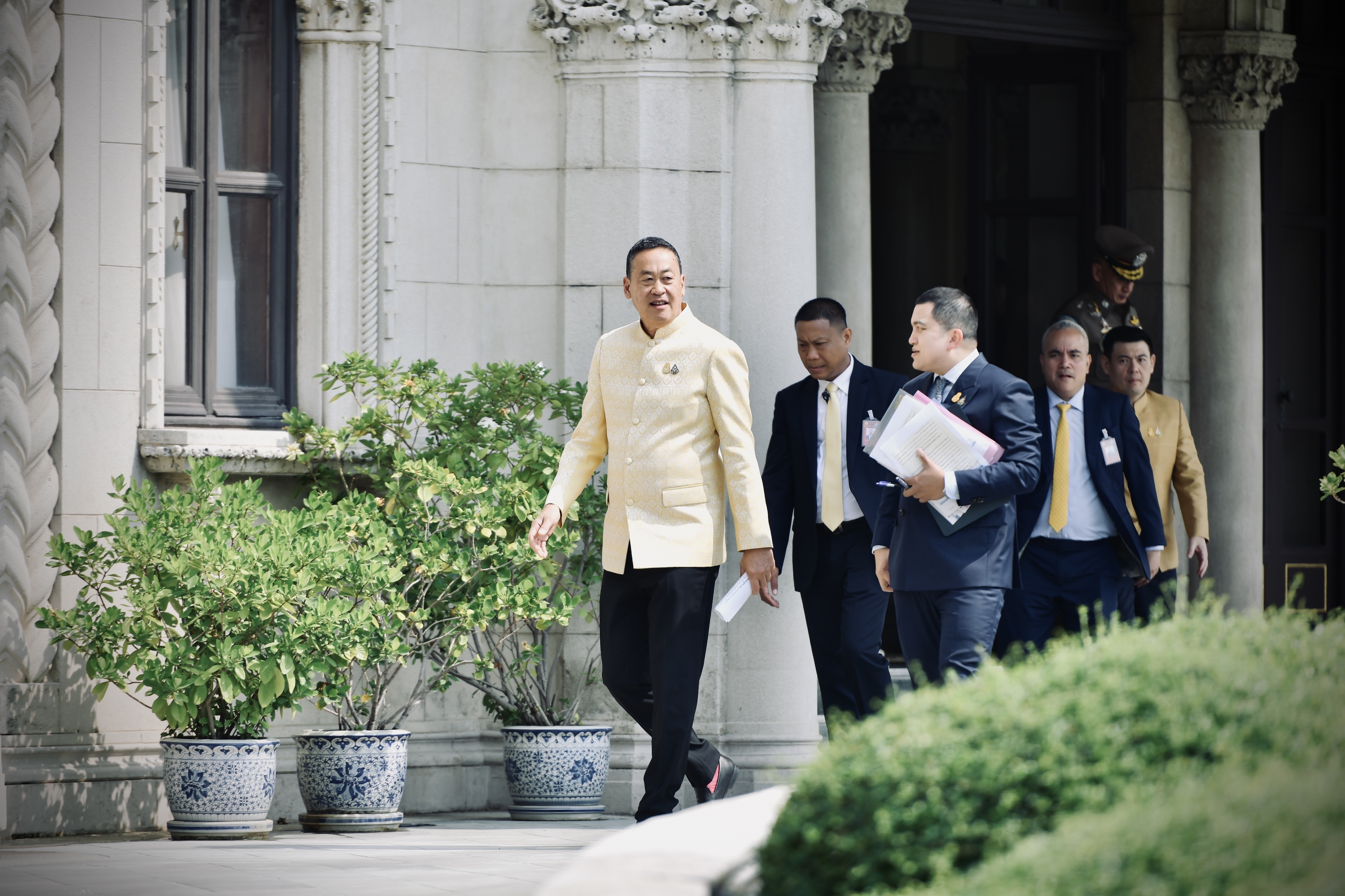 สะพัด ! ปรับครม. "เศรษฐา" ควบกลาโหม "สุทิน-หมอชลน่าน" หลุด ชื่อ "พิชัย ชุณหวชิร" โผล่นั่ง "ขุนคลัง" 