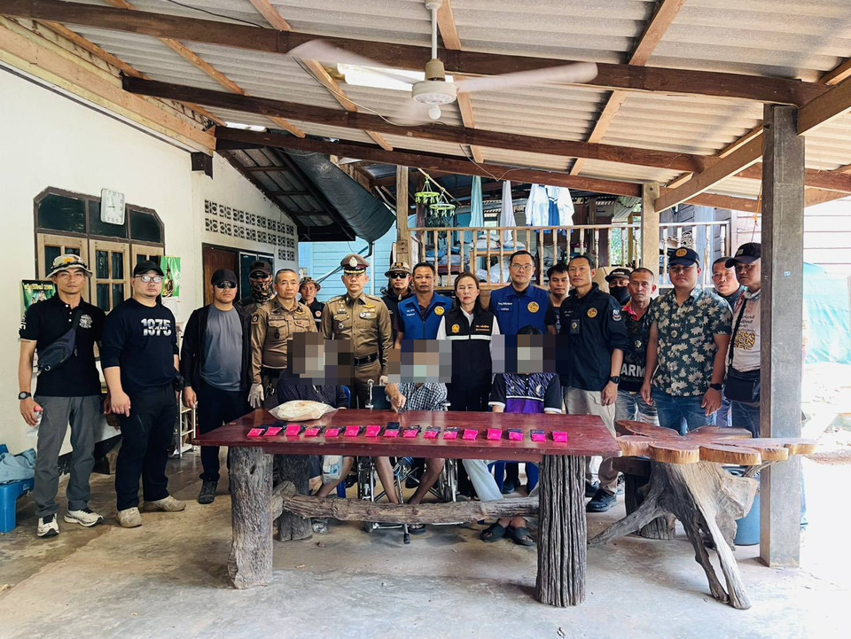 รวบนายตำรวจ พร้อมครอบครัวคาบ้านพัก ยึดยาบ้า 16,000 เม็ด ช็อกหลังจับกุมต้องหามฟอกไต