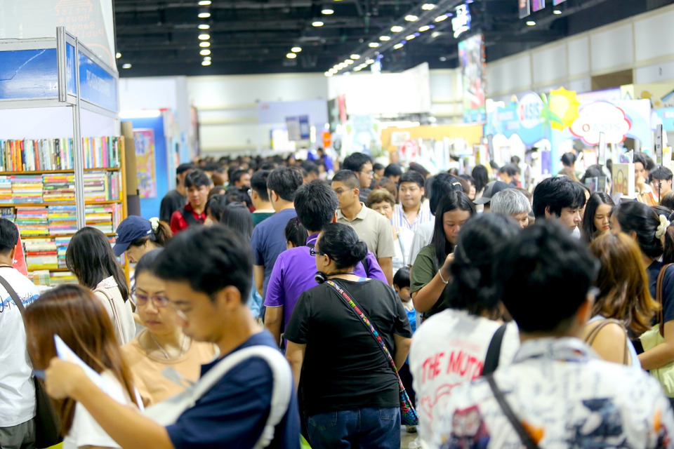 แรงเกินต้าน! งาน “สัปดาห์หนังสือฯ” 4 วัน คนเข้างานทะลุ 5.12 แสนคน กระตุ้นตลาดหนังสือสุดคึกคัก นักอ่านร่วมงานแน่นศูนย์สิริกิติ์