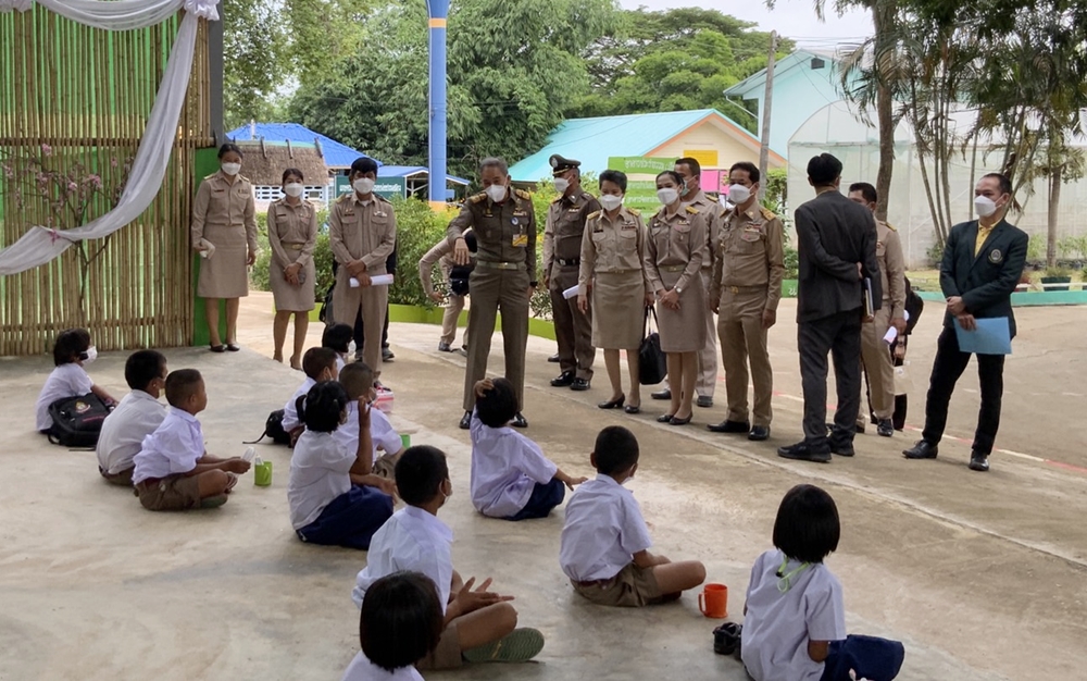 องคมนตรี ตรวจเยี่ยมโรงเรียนใน อ.ศรีบุญเรือง แหล่งเรียนรู้การขับเคลื่อนโรงเรียนคุณธรรม  