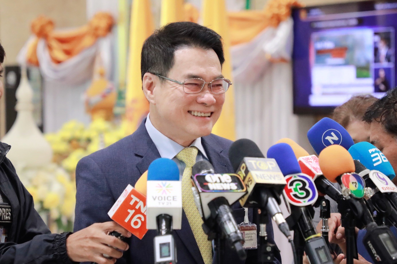 "จุรินทร์" เผย "ปชป." วาง "10ขุนพล" เตรียมซักฟอกรัฐบาล ชมสว.อภิปรายได้ดี