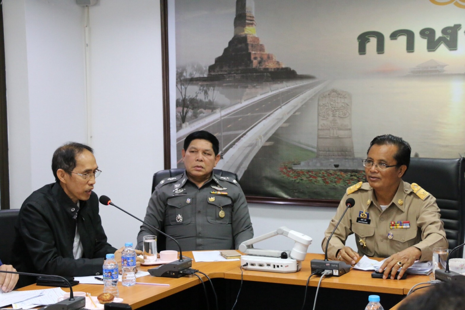 ผู้ว่าฯ-ผบก.ภ.จว.กาฬสินธุ์และหัวหน้าส่วนราชการร่วมประชุมประเมินวิเคราะห์สถานการณ์อุทกภัย