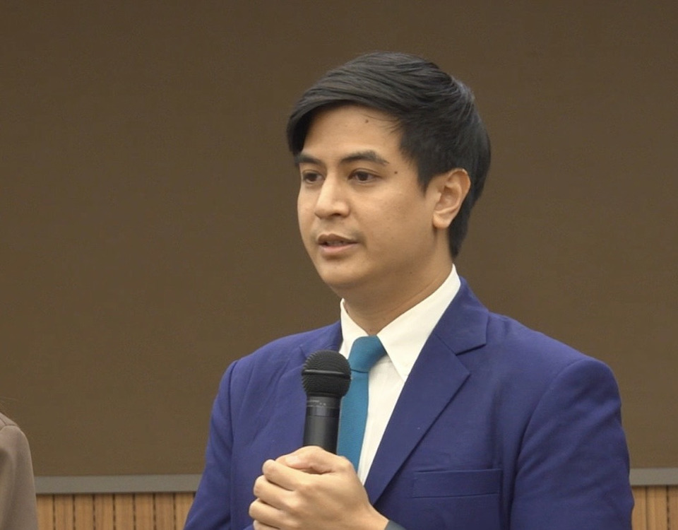 “พริษฐ์” ยันพรรคประชาชนไม่เกี่ยวฮั้ว สว.จี้ กกต. ส่งศาลฟัน 229 คนผิด พร้อมลุยซักฟอกสมัยประชุมหน้า