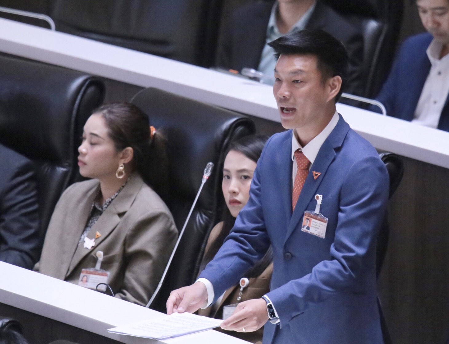 "ณัฐพงษ์ " เย้ย 1 ปี "รัฐบาลเพื่อไทย" สูญเปล่า ท้า "แพทองธาร" พูดนอกสคริปต์ แสดงบทบาทความเป็นผู้นำที่ดี  